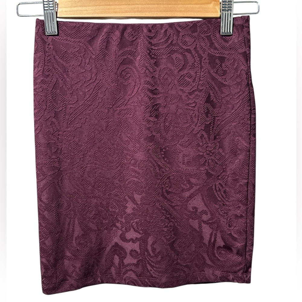 Elegant Burgundy‎ Lace Print Pencil Skirt